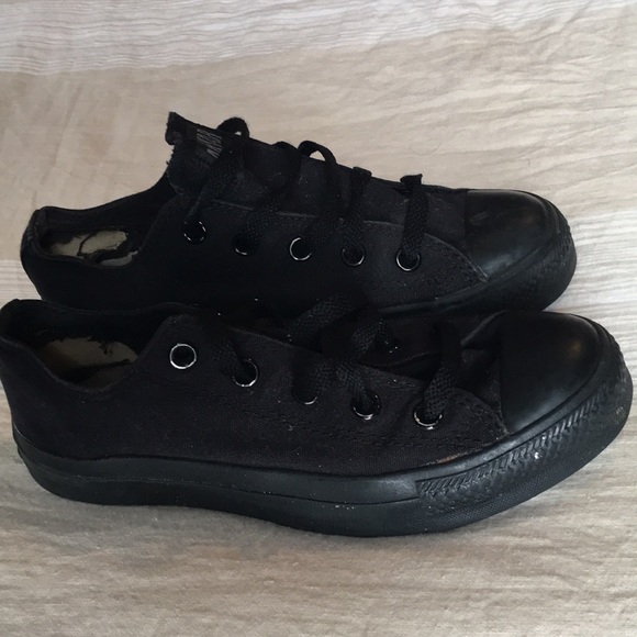 Black on black Converse - Picture 1 of 4